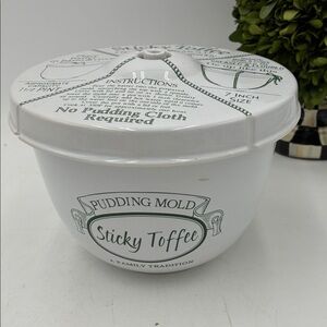 Williams Sonoma White Ceramic Sticky Toffee Pudding Mold Bowl